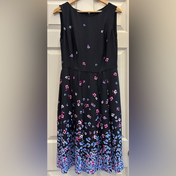 Jones New York Dresses & Skirts - Jones New York Classic Black Attire